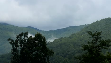 Smoke-rolling-through-The-Great-Smoky-Mountain-National-Park