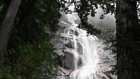 Shannon-Falls-–-Die-Dritthöchsten-Wasserfälle-In-British-Columbia,-Kanada