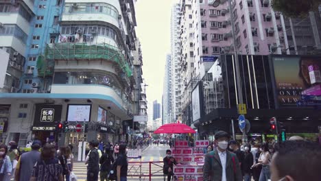 Mong-Kok-street-is-a-very-popular-shopping-place-in-Hong-Kong