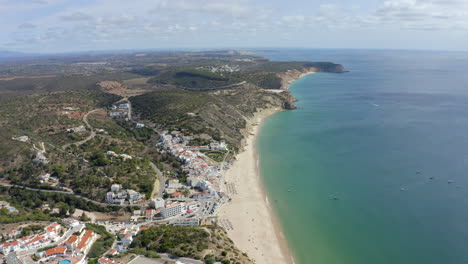 Burgau-En-El-Océano-Atlántico-En-El-Algarve-En-Portugal---Toma-Aérea-De-Drones