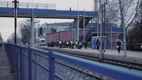 Ukrainische-Flüchtlinge-Stiegen-Aus-Dem-Zug