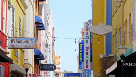 Colorful-Dutch-style-buildings-in-the-vibrant-shopping-district-of-Punda-in-Willemstad,-on-the-Caribbean-island-of-Curacao