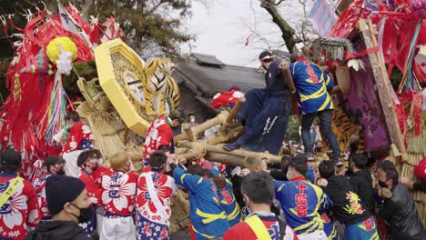 Feuerfestfeier-In-Omihachiman,-Japan,-Dekorationen-In-Der-Parade