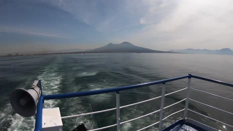 ferry-ride-from-Naples-to-the-islands