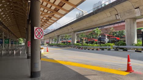 Busbahnhof-Eunos-In-Geylang-East,-Singapur