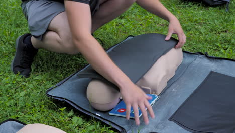 First-aid-cardiopulmonary-resuscitation-Presentation-and-demonstration-of-AED-help-packet-in-slow-motion