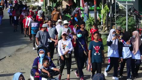 Zentral-Java,-Indonesien,-28.-August-2022:-Ein-Gemütlicher-Spaziergang-Oder-Ein-Gesunder-Spaziergang