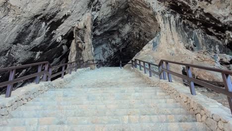 Escaleras-De-Las-Cuevas-De-Arta