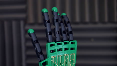 Una-Mano-Robótica-Que-Mueve-Los-Dedos-Usando-Inteligencia-Artificial