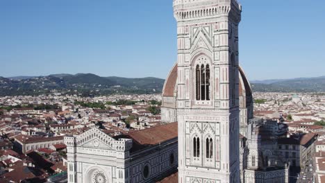 Florence-Cathedral-stands-tall-over-city,-impressive-Renaissance-dome