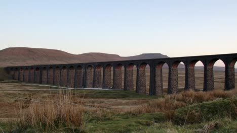 Parallax-shot-sliding-to-the-right-at-sunset-of-Ribblehead-Viaduct