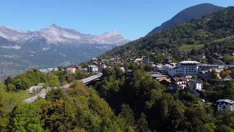 Beautiful-alpine-village-of-Saint-Gervais-les-Bains,-french-Alps
