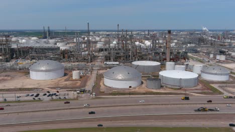 Aerial-view-of-refinery-plant-in-Houston,-Texas