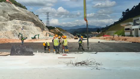 Concreting-work-by-construction-workers-at-the-construction-site