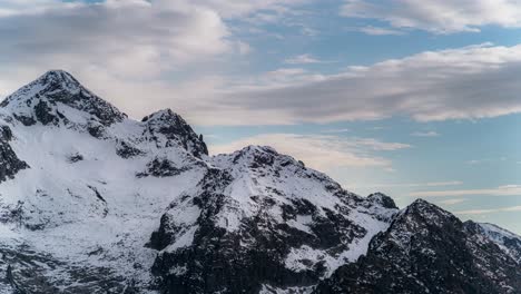 Schneebedeckter-Cima-D&#39;Asta-Gipfel-Des-Cauriol-Berges-In-Italien,-Trentino