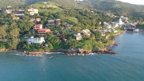 View-of-the-brazilian-shore,-in-Santa-Catarina,-Brazil