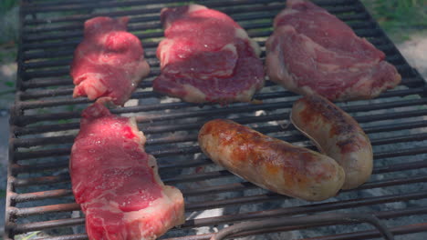 Argentinian-barbecue,-tradicional-asado.-Bloddy-meat