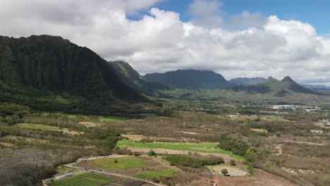 Hyperlapse-Zeitraffer-Luftaufnahme-Der-Koolau-Bergkette-Auf-Oahu