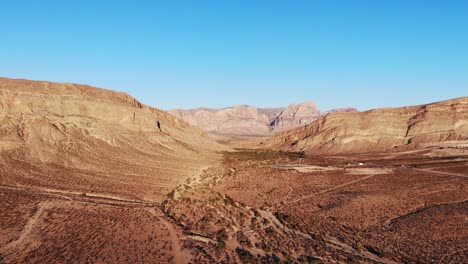 Panoramaabstieg-Aus-Der-Luft-über-Die-Wüste-Im-Südwesten-Der-USA