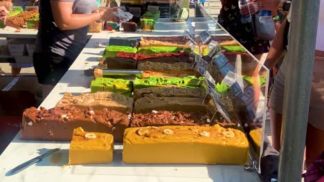 Fudge-of-various-flavors-sold-on-stall-in-Picklesburgh