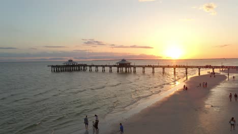 Wunderschöner-Sonnenuntergang-Am-Strand-In-Fort-Myers,-Florida