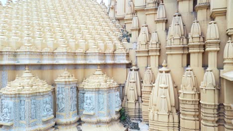 The-architecture-of-outside-the-Somnath-Temple-is-being-captured-on-camera