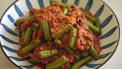 Stir-fried-pork-with-red-curry-paste---Thai-food-style