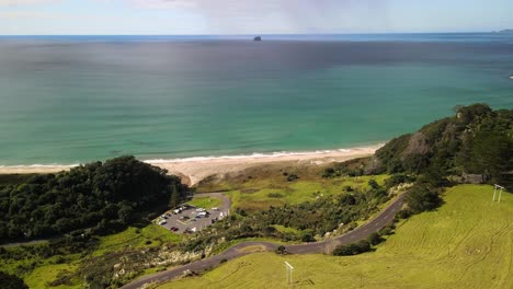 Vista-Aérea-De-La-Playa-De-Surf-De-Nueva-Zelanda