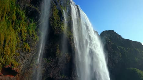 Berühmter-Wasserfall-Von-Seljalandsfoss-In-Der-Südregion-Von-Island