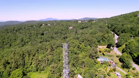 Torre-De-Telefonía-Celular-En-Las-Montañas-Blue-Ridge