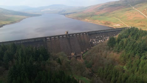 Crane-aerial-view-over-Scar-House-Reservoir-and-the-Yorkshire-Moors-England
