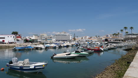 Statische-Aufnahme-Des-Yachthafens-Von-Faro-An-Einem-Sonnigen-Tag,-Portugal