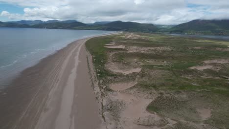 Dramatischer,-Abgelegener,-Einsamer-Strand-Und-Sanddünen,-Dingle-Halbinsel,-Irland,-Drohnen-Luftaufnahme