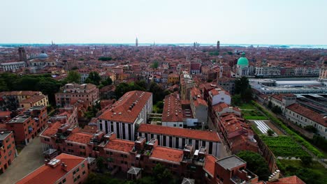 Venecia,-Italia,-Vista-Panorámica-Desde-Arriba,-Drones-Sobrevolando-La-Ciudad