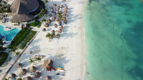 Riviera-Maya-All-Inclusive-Beach-Resort-with-Turquoise-Waters