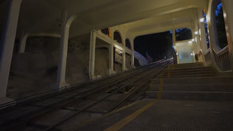 Night-shot-of-a-tramway-going-down-hill