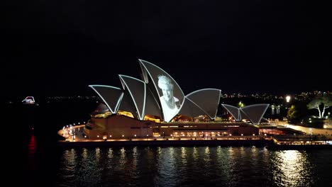 Das-Sydney-Opera-House-Plant-Ein-Denkmal-Für-Den-Tod-Von-Königin-Elisabeth-II.,-Großbritanniens-Am-Längsten-Regierender-Monarchin,-Die-Im-Alter-Von-96-Jahren-Starb