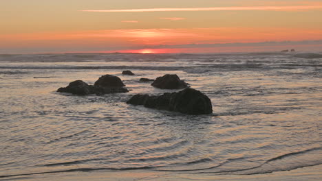 Oregon-Coast-sunset-over-ocean