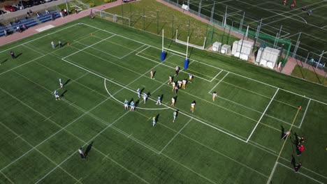 Un-Video-De-Drones-De-Fútbol-Americano-En-Varsovia,-Polonia
