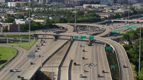 Drone-view-of-cars-on-288-freeway-in-Houston,-Texas