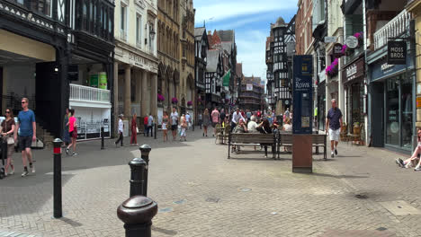 Chester-England-shops-and-people