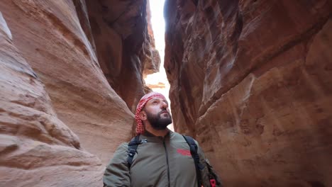siq-the-gorge-that-leads-to-the-treasury-of-petra
