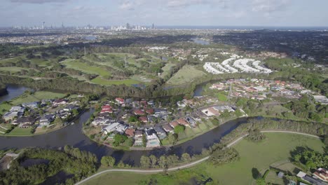 Suburban-Community-With-Lush-Green-Landscape-In-The-Town-Of-Robina-In-Gold-Coast,-QLD,-Australia