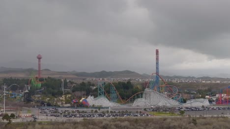 Luftbild-Six-Flags-Magic-Mountain-Themen-Vergnügungspark-In-Amerika
