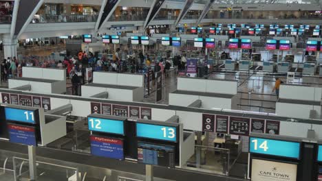 Check-in-counters-in-CPT-Cape-town-International-Airport,-travelers