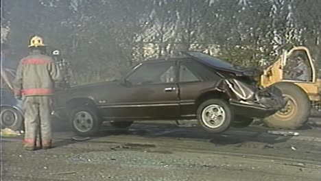 Kran-Aus-Den-1980er-Jahren-Räumt-Autounfall-Auf-Autobahn-Auf