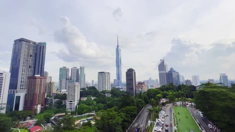 Una-Toma-Estática-De-Los-Rascacielos-Y-Otras-Maravillas-Arquitectónicas-En-Kuala-Lumpur
