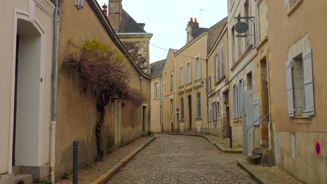 Scene-Of-An-Empty-Cobbled-Street-In-The-Old-Village-In-Angers,-France