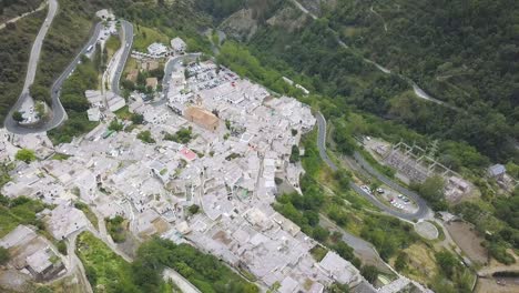 Aerial-shot-over-the-small-village-of-Pampaneira-in-the-Alpujarras,-Granada