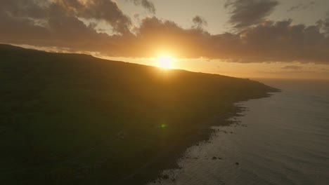 Leuchtend-Orangefarbener-Sonnenuntergang-An-Der-Küstenlandschaft-Der-Südinsel-Neuseelands,-Bluff